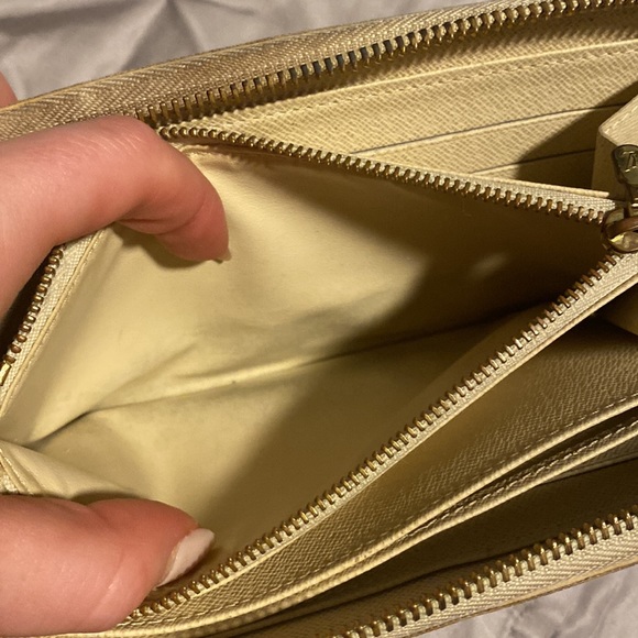 Authentic Louis Vuitton Damier Azur Zippy Long Wallet - Picture 5 of 13